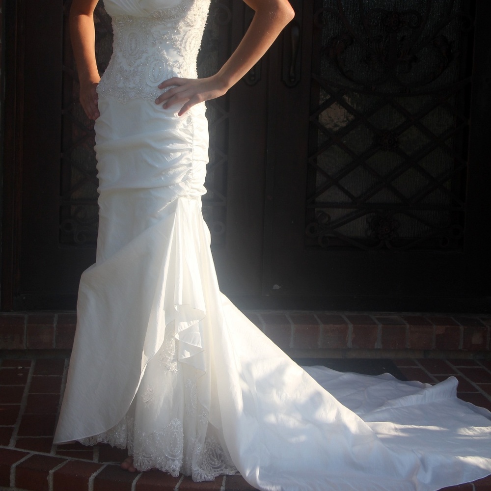 Sottero and Midgley Like NEW Bodycon Wedding Gown Size XS / 2 - Picture 7 of 8